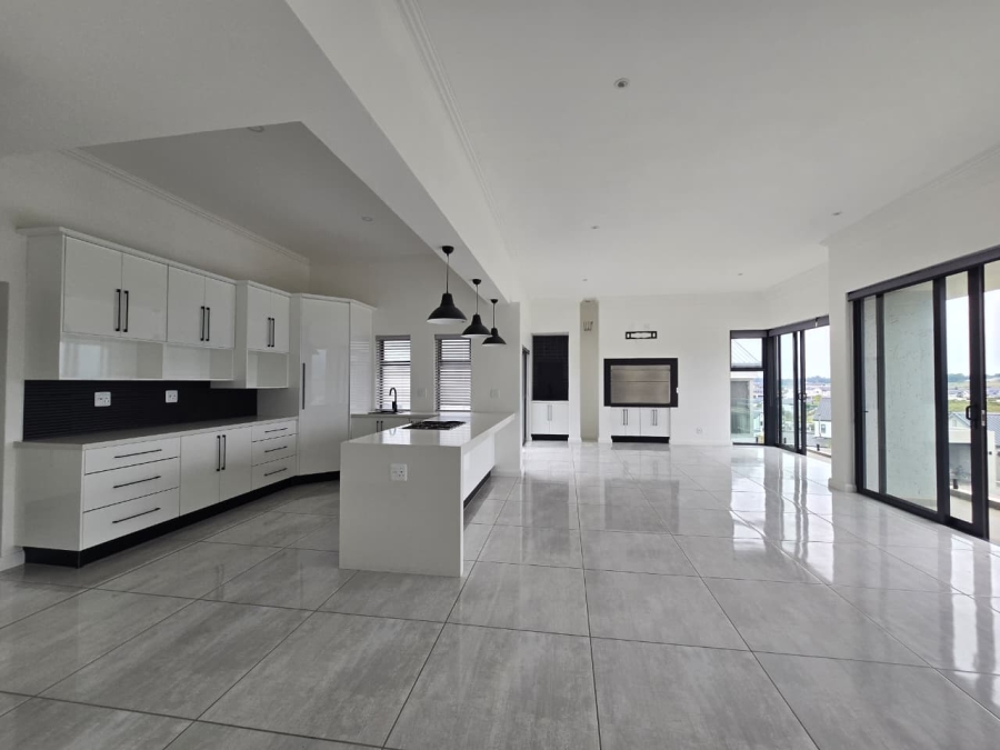 4 Bedroom Property for Sale in Kingswood Golf Estate Western Cape
